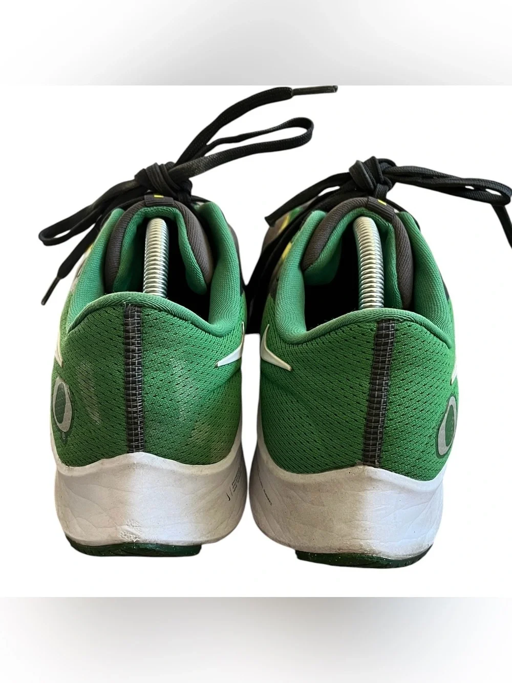 Nike Air Zoom Pegasus 38 Oregon Ducks Mens 12 DJ0840-001 Green & Yellow Sneakers